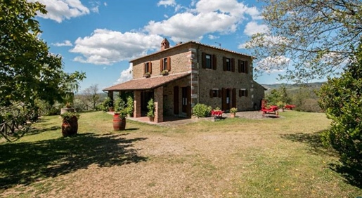 Landhaus / Hof von 360 m2 in Siena