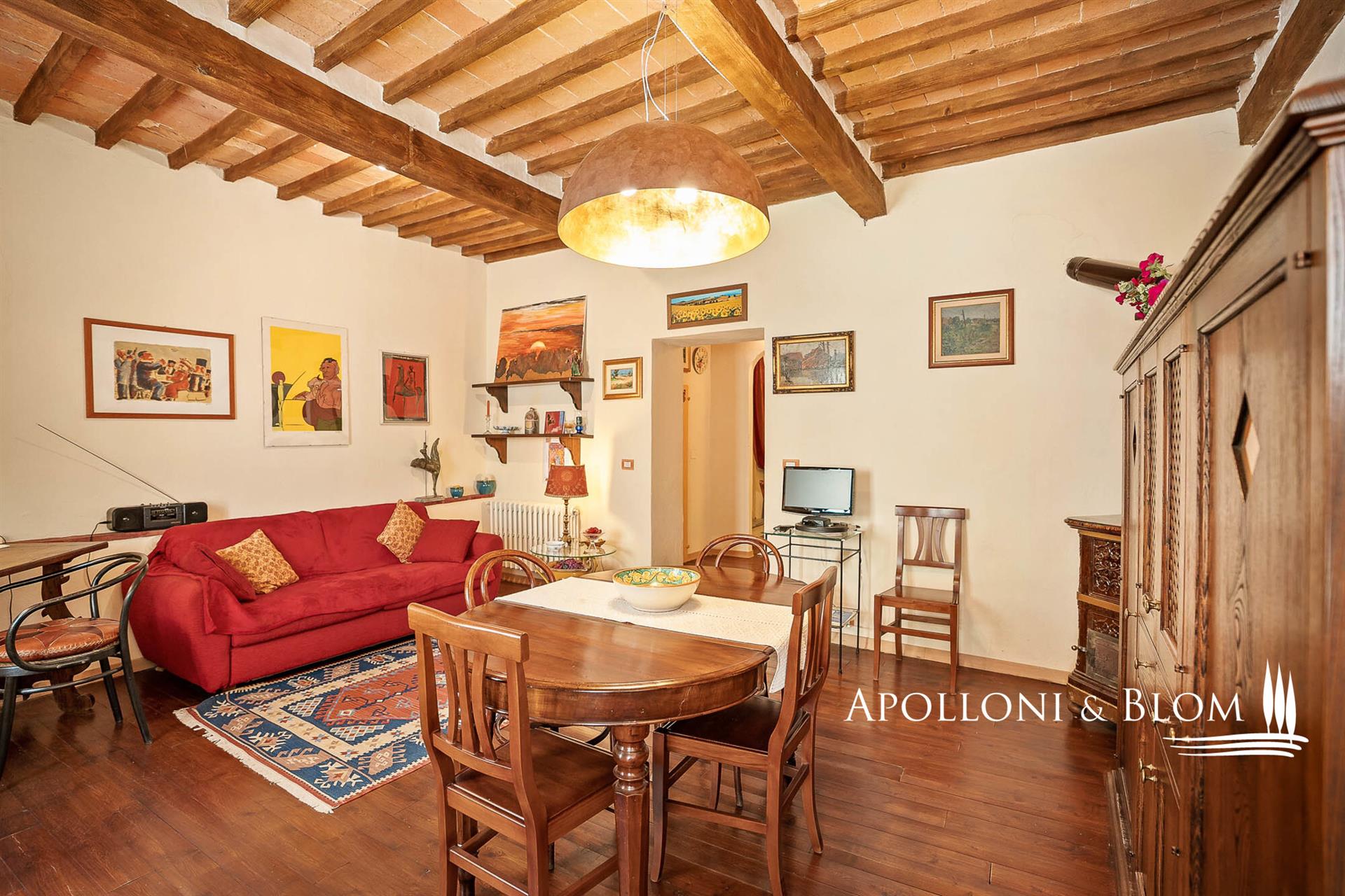 On two levels in the historic center, Montepulciano – Tuscany