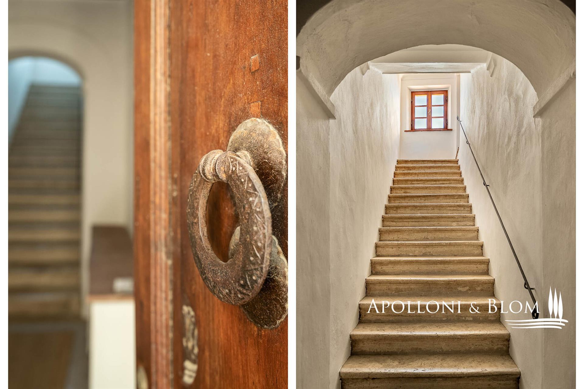 On two levels in the historic center, Montepulciano – Tuscany