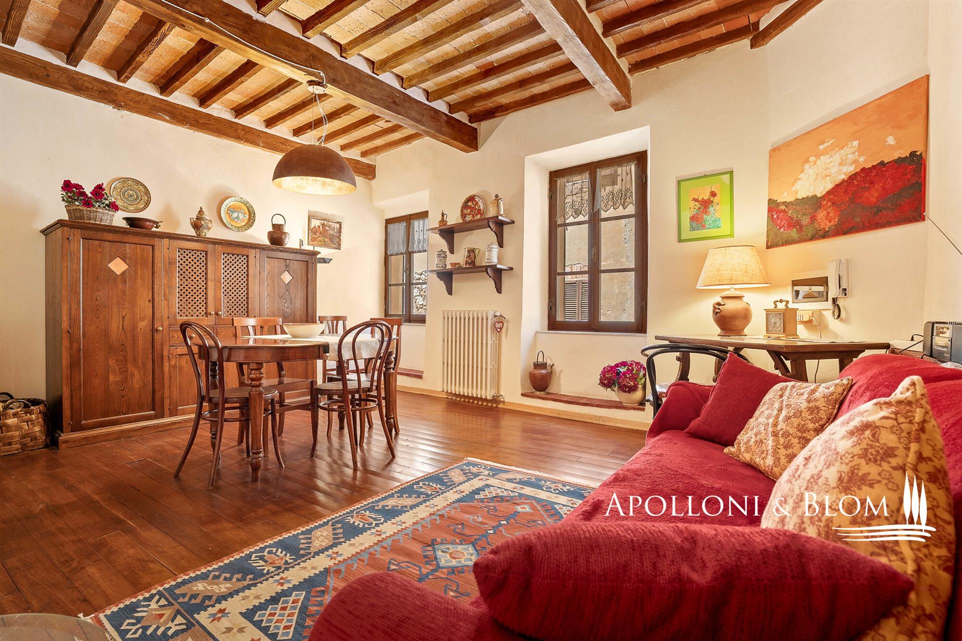 On two levels in the historic center, Montepulciano – Tuscany