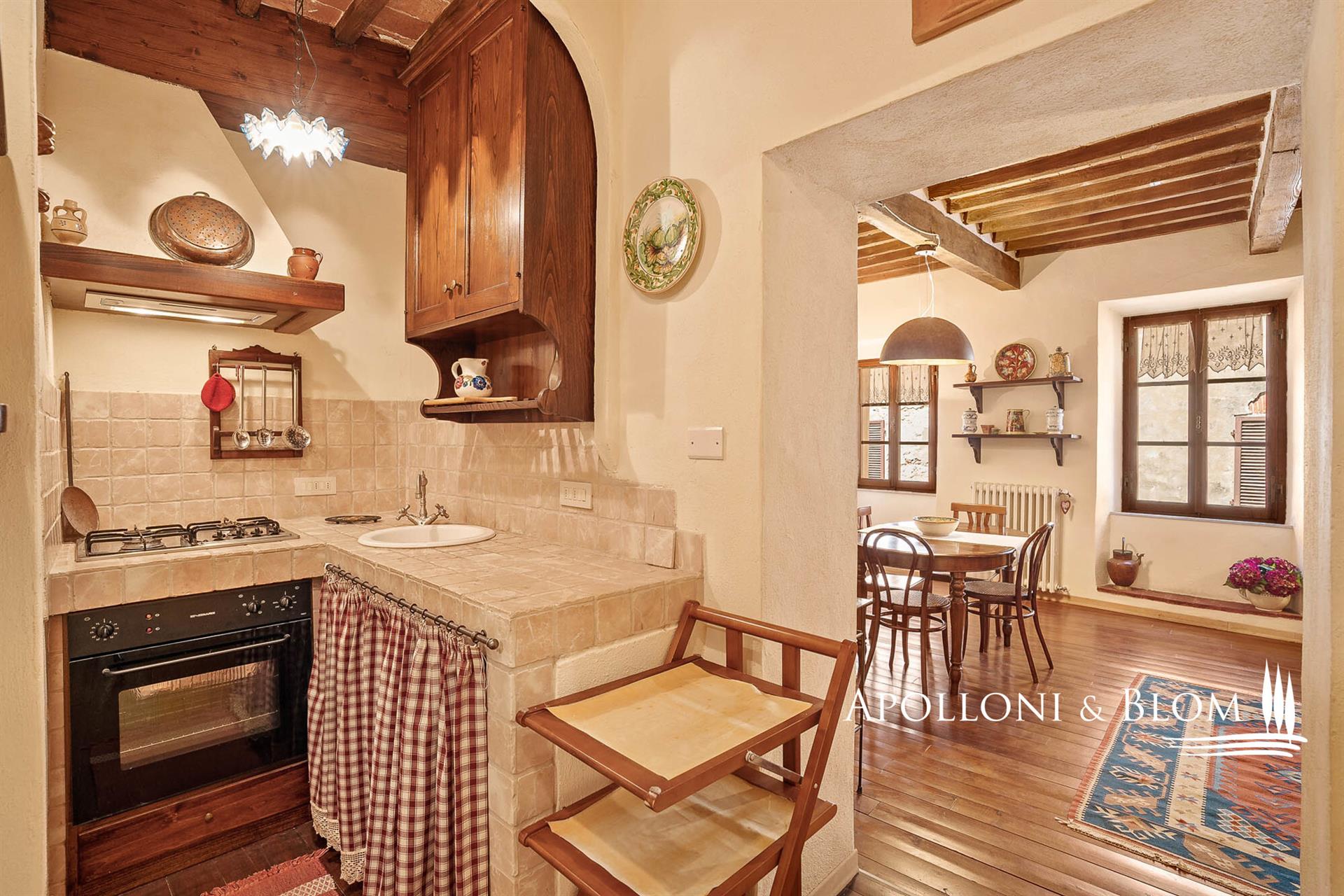 On two levels in the historic center, Montepulciano – Tuscany