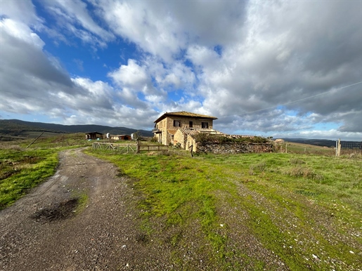 Landhaus/Bauernhaus/Hof von 998 m2 in Montalcino