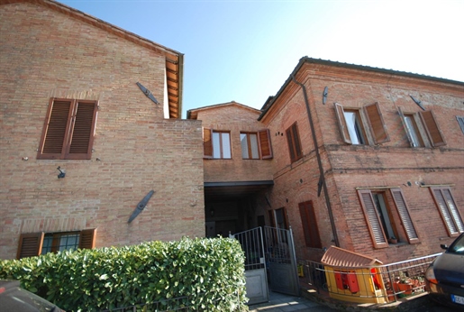 Apartment 84 m2 in Siena