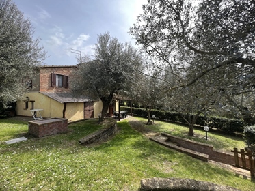 Land/bondegård/gård på 120 m2 i Castiglione del Lago