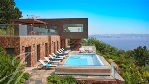 Splendid contemporary villa