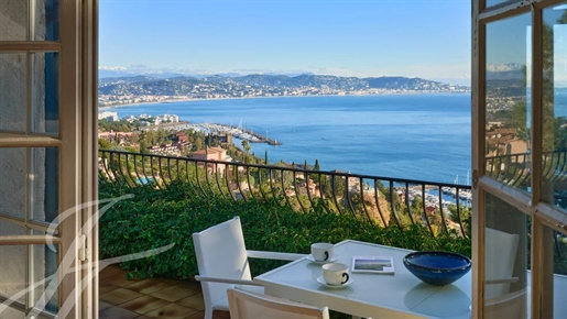 Proche Cannes, maison provençale vue mer panoramique