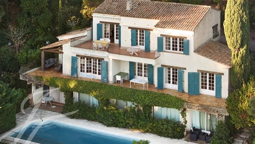 Provencal house with panoramic sea view