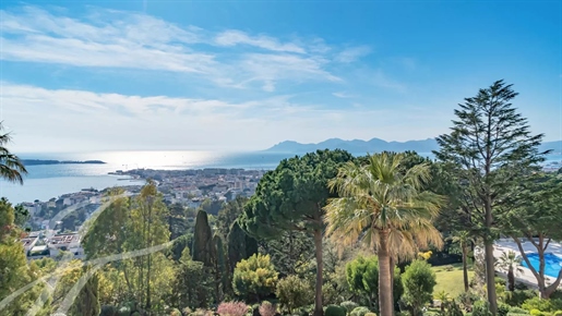 Cannes Californie Panoramablick auf das Meer Schöne Wohnung in einer oberen Etage