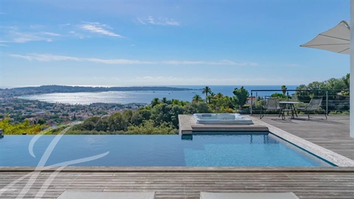 Exceptionnelle villa d'architecte vue mer et Cap d'Antibes