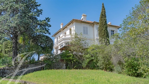 Cannes nearby the center Outstanding Mansion from the 19th century
