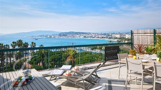 Cannes Croisette magnificent penthouse with gorgeous sea view