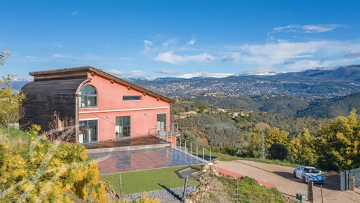 Family property with 360° panoramic views