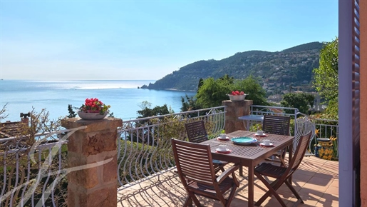 Sole agent - Charming house with breathtaking sea view