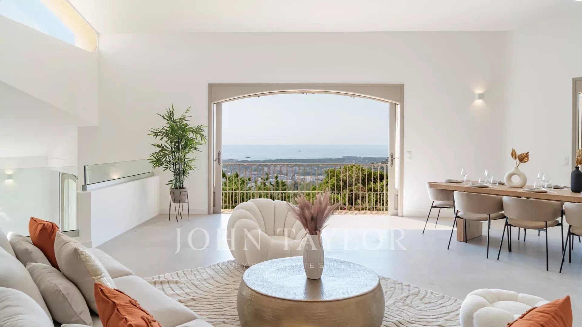 Bela propriedade renovada com vista panorâmica para o mar