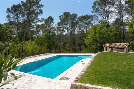 Charming home with Tennis in absolute calm in Roquefort Les Pins