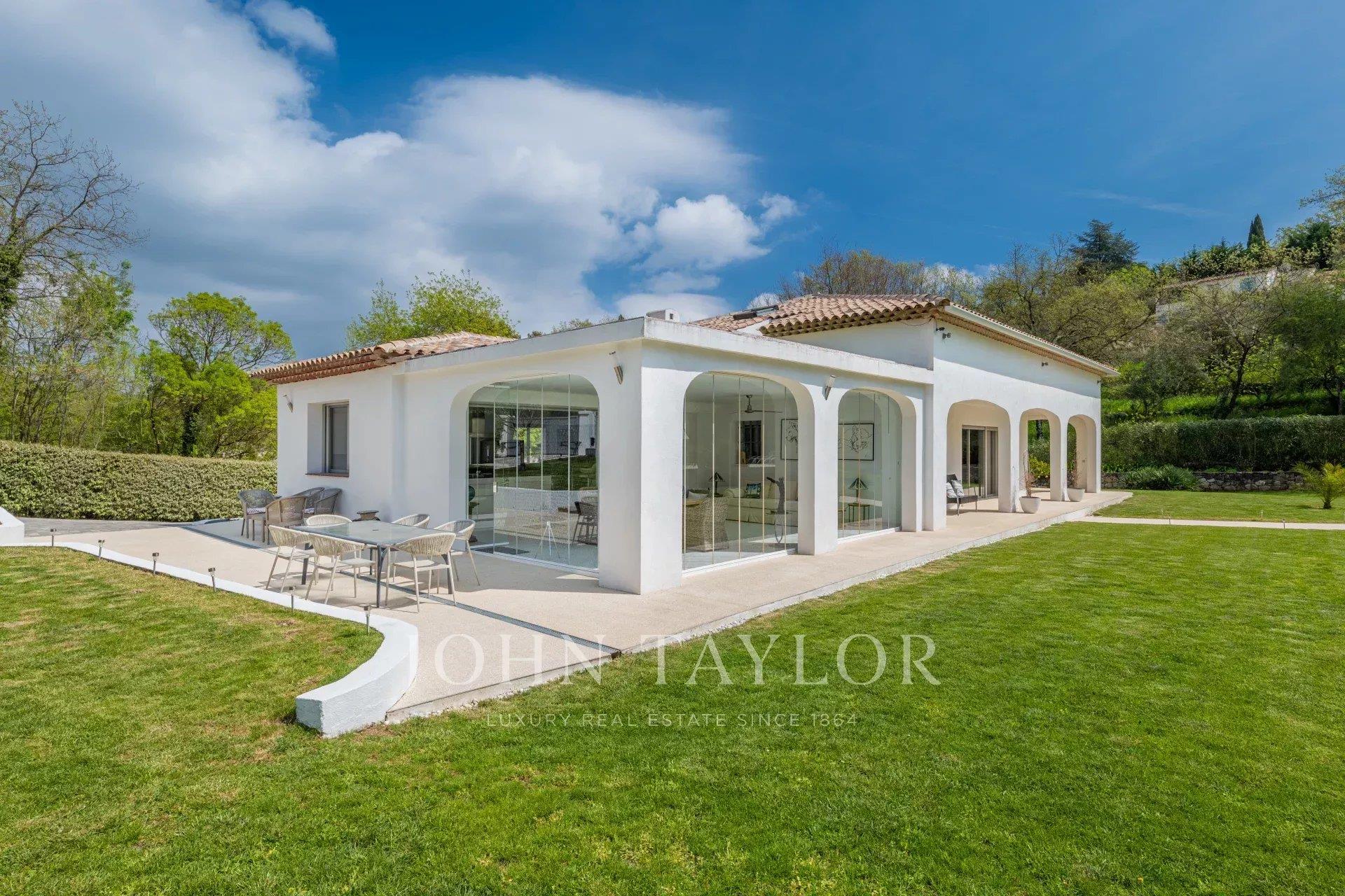 Compra: Vivenda (06650)