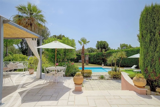 Outstanding villa in a very quiet setting