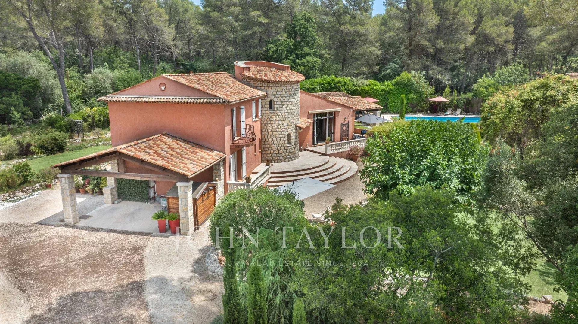 Roquefort-Les-Pins - Beautiful Character Villa in a Peaceful Setting