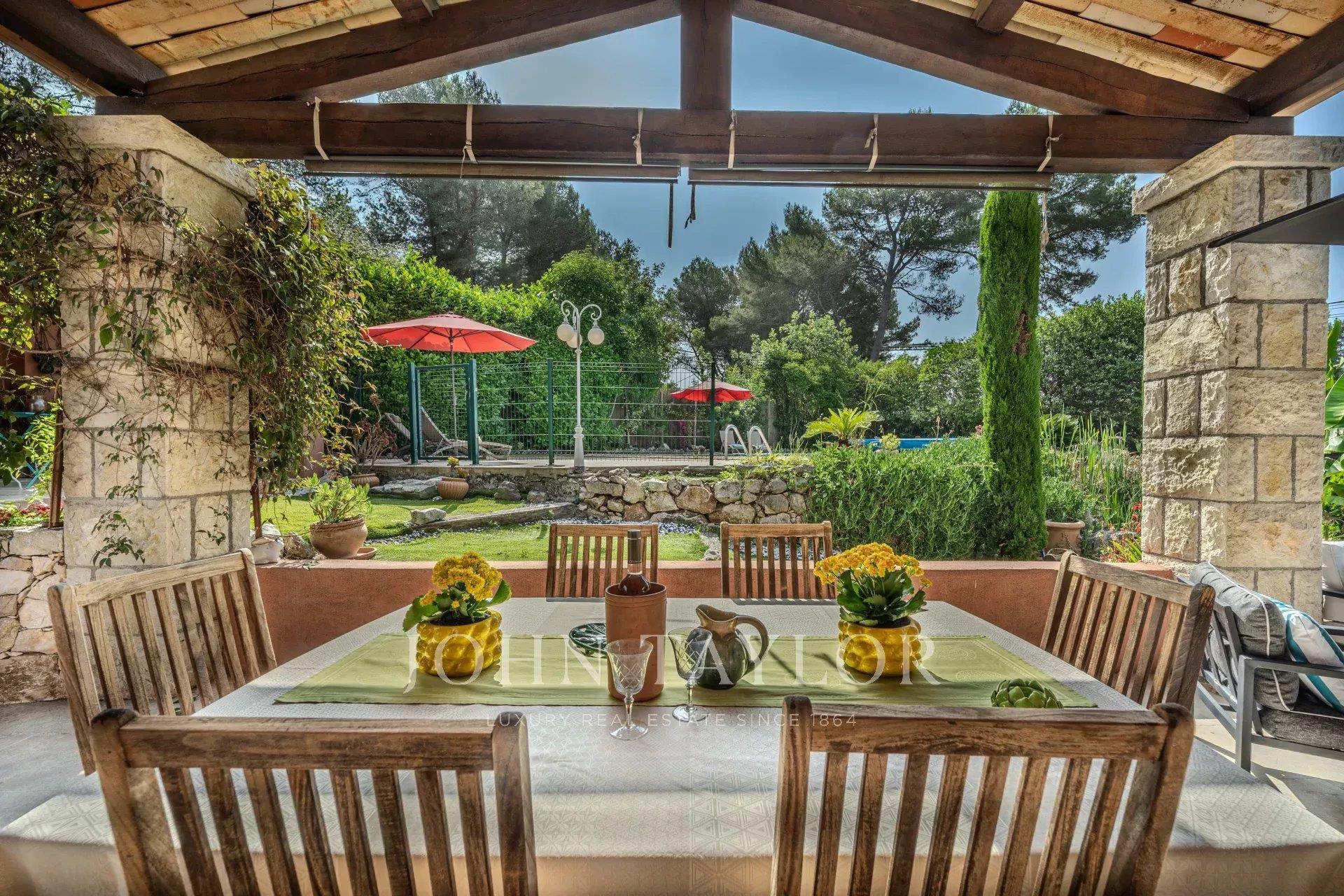 Roquefort-Les-Pins - Beautiful Character Villa in a Peaceful Setting