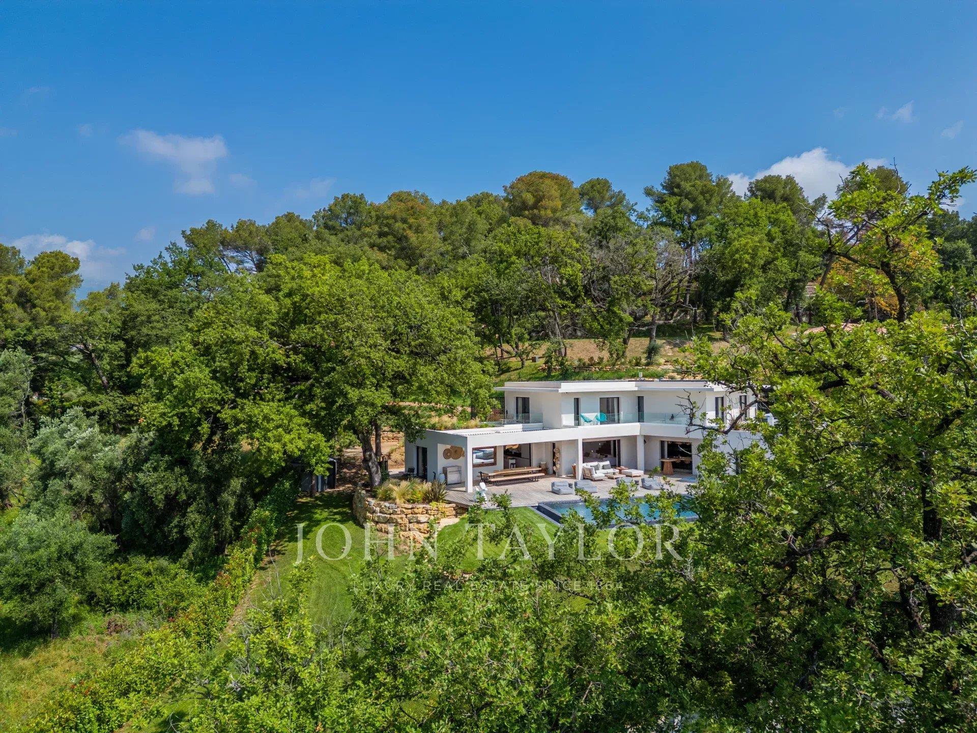 Compra: Vivenda (06650)