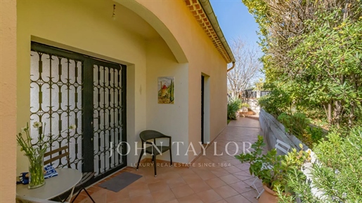 Villa de Luxo em Nice com Vista Maravilhosa