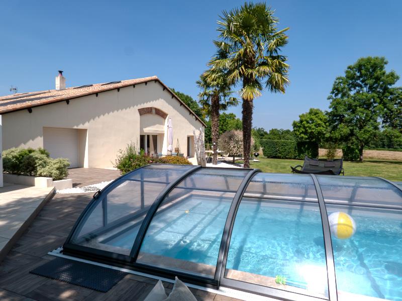 Propriété de caractère avec piscine et grands espaces La Roche-sur-Yon