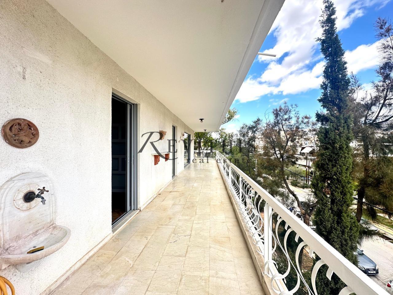 - Fully Renovated Apartment with Large Verandas in Quiet Aixoni, Glyfada