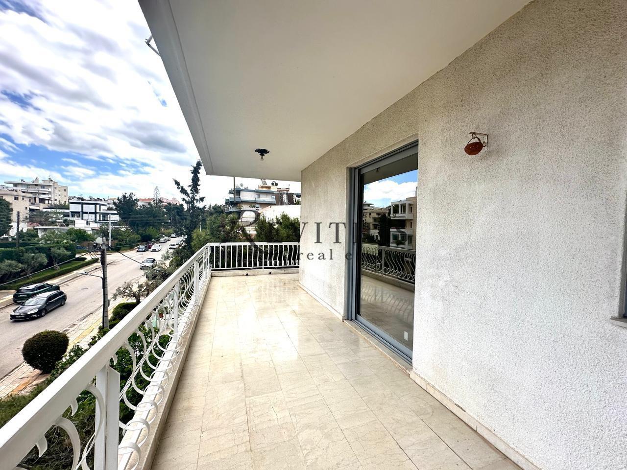 - Fully Renovated Apartment with Large Verandas in Quiet Aixoni, Glyfada
