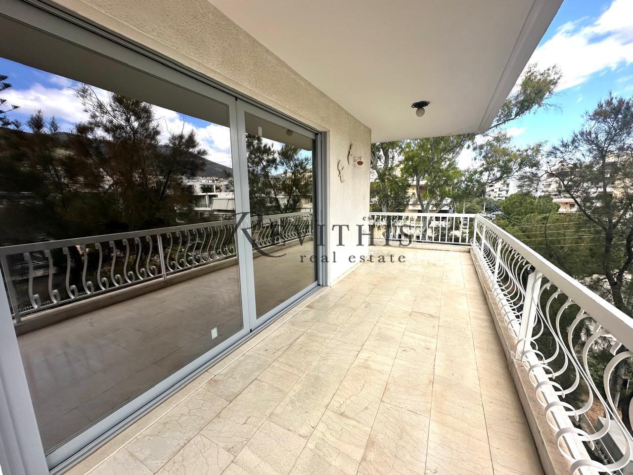 - Fully Renovated Apartment with Large Verandas in Quiet Aixoni, Glyfada