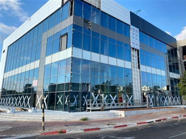 Nieuw en prestigieus kantoor te huur in Rishon Lezion