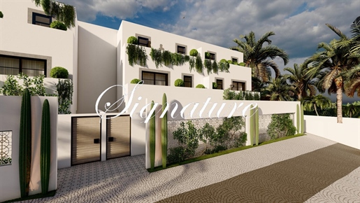 New development in Santa Barbara de Nexe of 8 contemporary villas with superb sea views, 1 last vill