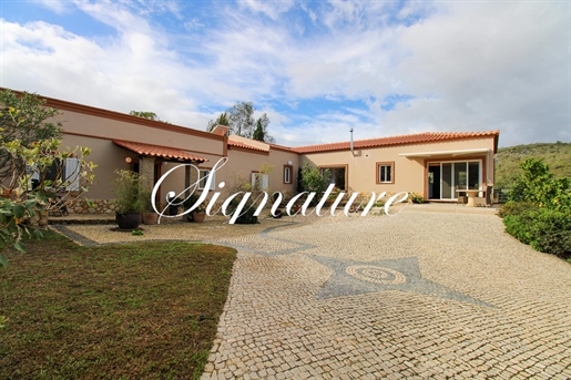 Spacious L shape property composed by a 2 bedroom main villa and an annex of a 2 bedroom Quinta in t