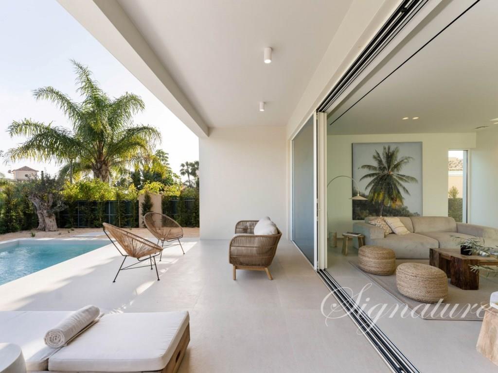 Newbuilt pleasant 3-bedroom villa close to Santa Barbara de Nexe - fully furnished