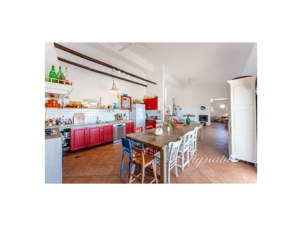 Charmante villa met 5 slaapkamers en panoramisch uitzicht op zee in Poço Geraldo, Loulé.