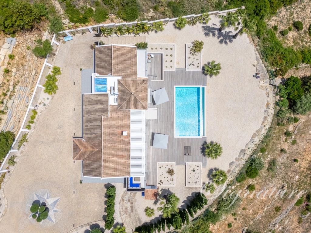 Stunning contemporary villa with fantastic seaviews in Estoi