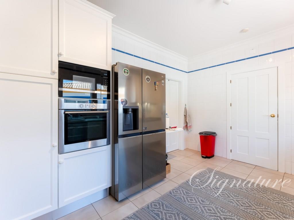 Excellent investment opportunity - Pleasant semi-detached 4 bedroom villa close to Santa Bárbara de