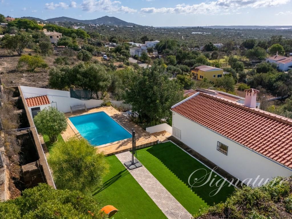 Stunning 3-Bedroom Villa with Pool and Breathtaking Sea Views in Santa Barbara de Nexe