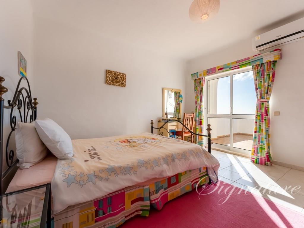 Stunning 3-Bedroom Villa with Pool and Breathtaking Sea Views in Santa Barbara de Nexe