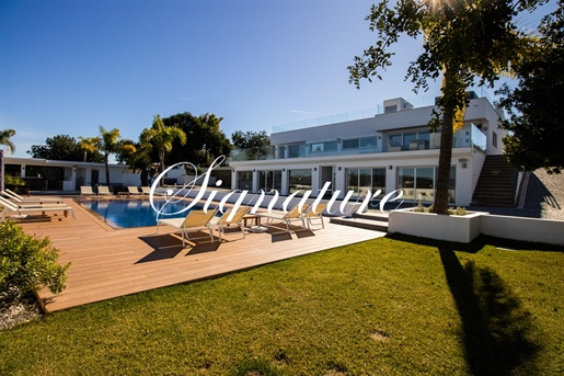 Prachtige villa met 6 slaapkamers nabij Santa Barbara de Nexe - Een waar paradijs om te genieten van