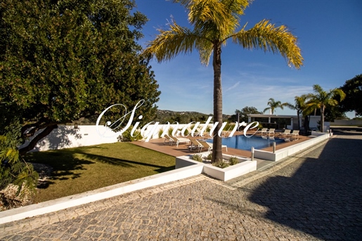 Magnificent 6-bedroom villa in the secluded hills of Santa Barbara de Nexe - Epitome of luxurious ou
