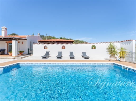Charming 3 bedroom house close to Santa Barbara de Nexe