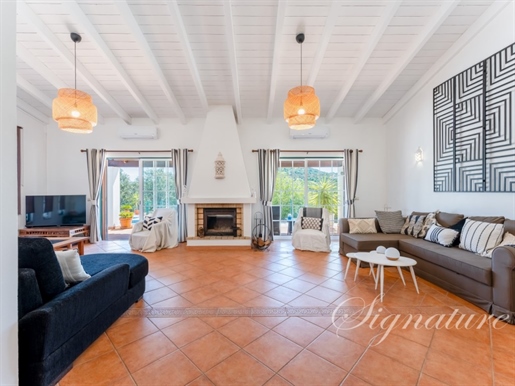 Charming 3 bedroom house close to Santa Barbara de Nexe