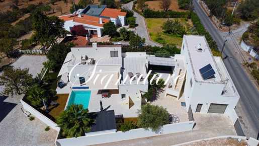 Newly built property composed of 2 houses, a one bedroom en suite villa and another 3 bedroom en sui