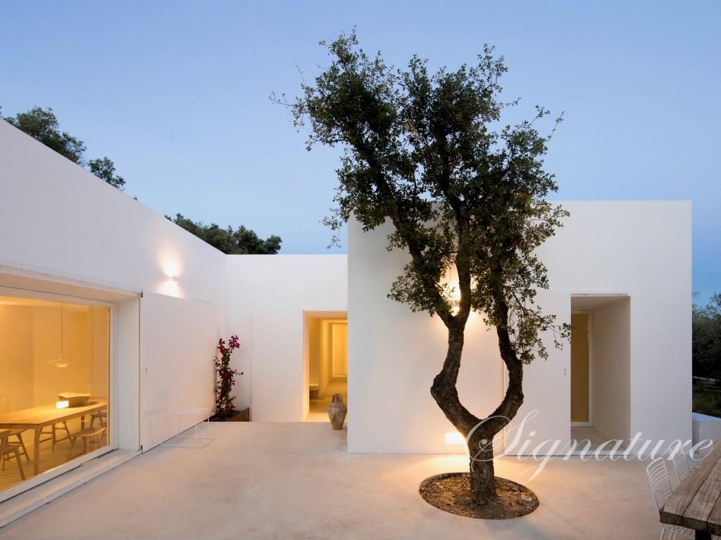 Investment opportunity : A magical minimalist property in Santa Barbara de Nexe with 7 bedrooms and