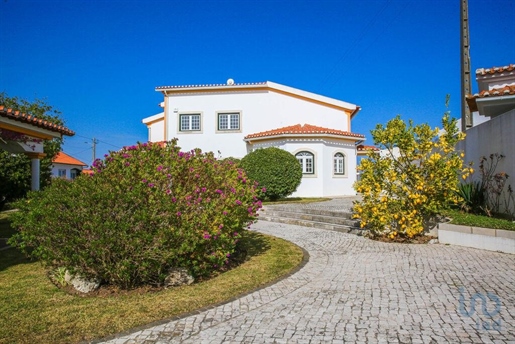 Home / Villa with 5 Rooms in Leiria with 903,00 m²