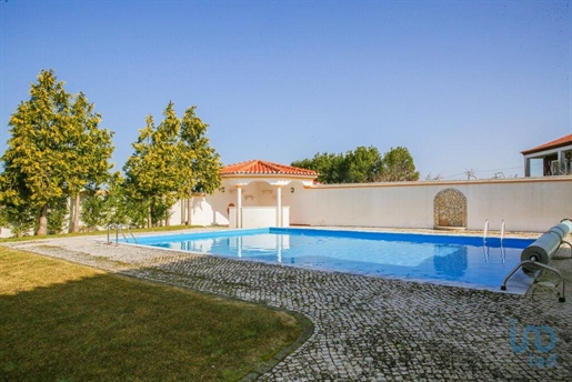 Home / Villa with 5 Rooms in Lisboa with 903,00 m²
