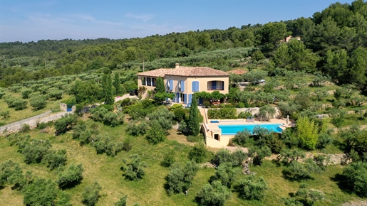 Exceptional property on an estate of 10000 m2