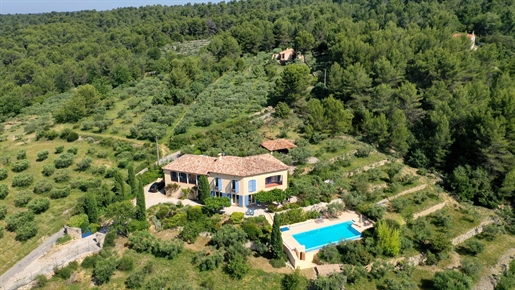 Exceptional property on an estate of 10000 m2