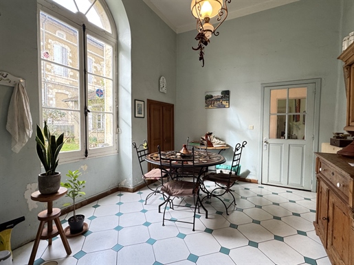 Charming Single-Story Townhouse with Private Garden in the Heart of Lectoure
