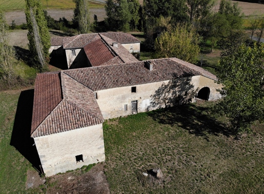 Stone Farmhouse in need of complete renovation